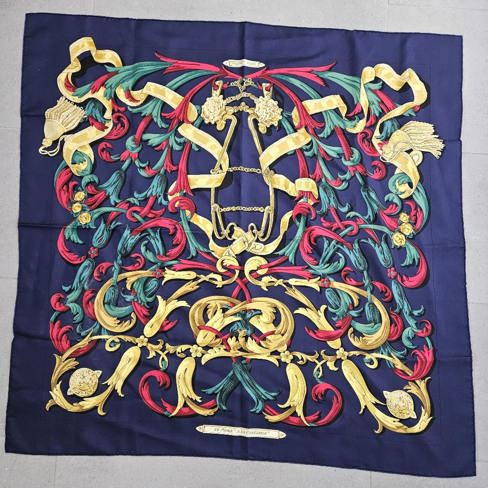 🇨🇵 HERMES  blue silk scarf 90X90 cm authentic made in France 🇨🇵